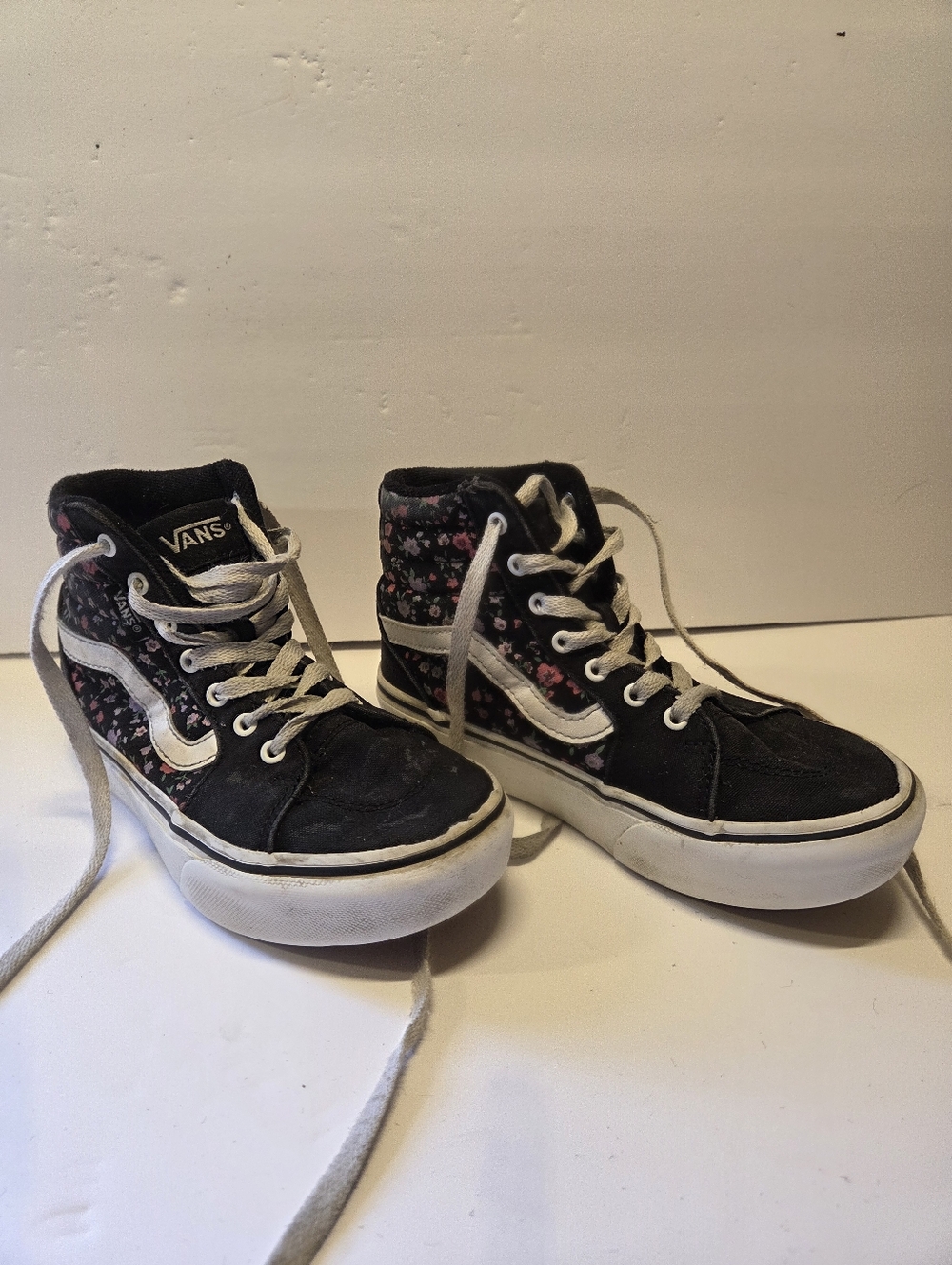 Vans Floral High Top Sneakers Womens Size 1.0 Skateboarding Skate punk hightops